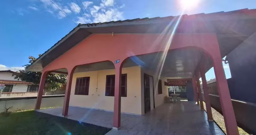 Casa à venda na Rua Américo Vespúcio, 238, Barra do Sai, Itapoá