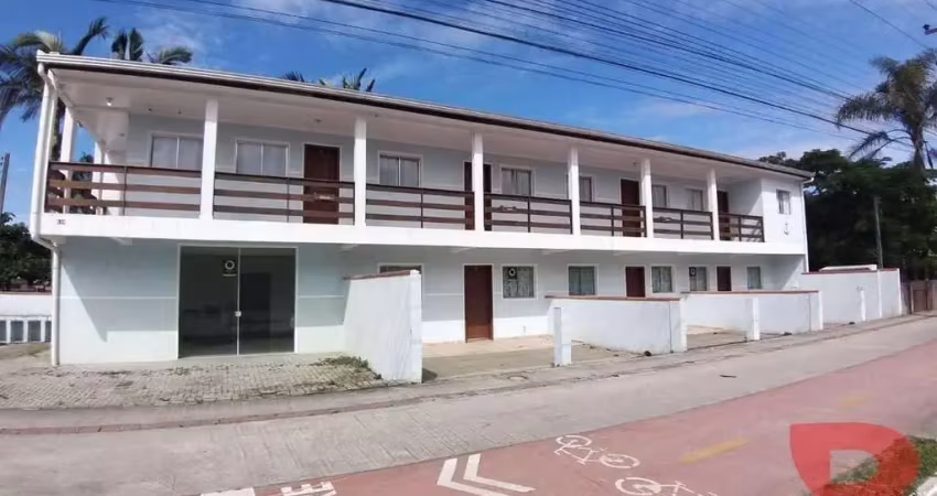 Excelente imóvel frente para avenida celso ramos (rua asfaltada) na praia de itapoá/sc