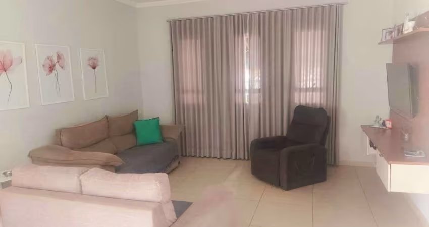 Casa com 3 dormitórios à venda, 220 m² por R$ 580.000,00 - Vila Cardia - Bauru/SP