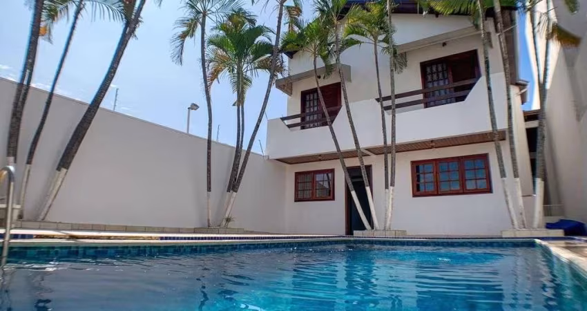 Sobrado com 3 dormitórios à venda, 252 m² por R$ 980.000,00 - Jardim Estoril IV - Bauru/SP