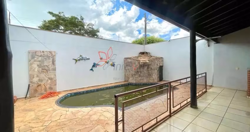 Casa com piscina, churrasqueira e 3 quartos no terra branca