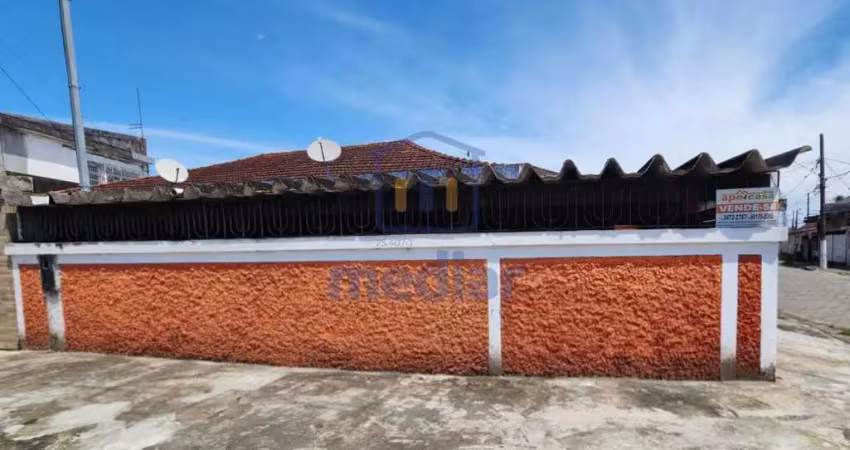 Casa com 2 quartos à venda na Rua Doutor Gastão de Moura Maia, Parque Bitaru, São Vicente