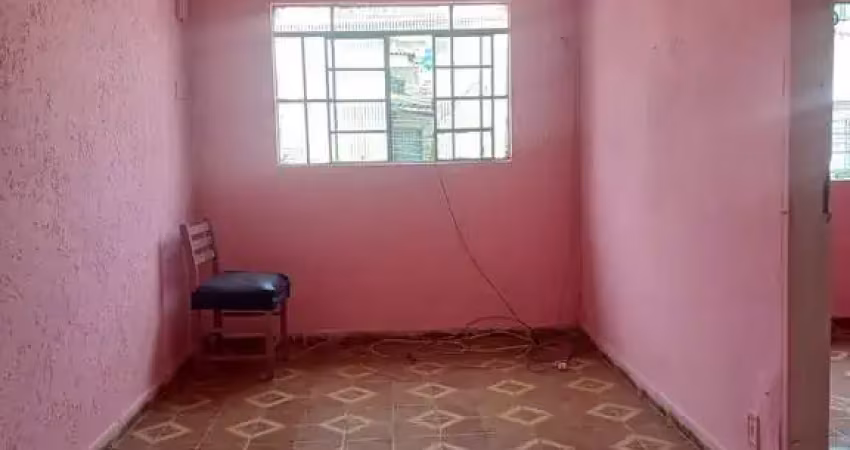 Casa com 2 quartos para alugar na Rua Cenobitas, Vila Constança, São Paulo