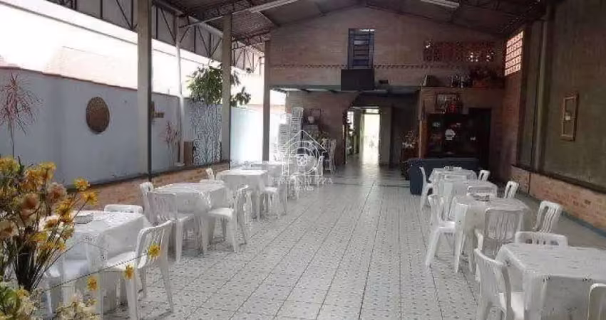 Salao para venda ou locacao na vila arens ii , jundiai - sp com 3 banheiros, 2 cozinhas, churrasqueira, terreno com 264 m2 e amplo salao com 254 m2 de area construida