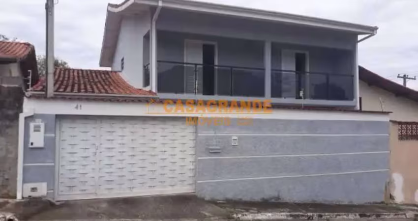 Casa com 5 quartos 185 m²-  Vila Tesouro
