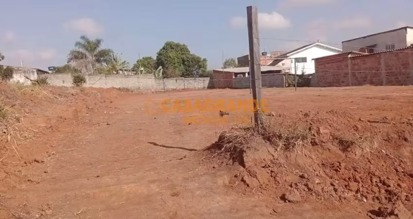 Chacara com 1.000 metros quadrados no jardim magestic