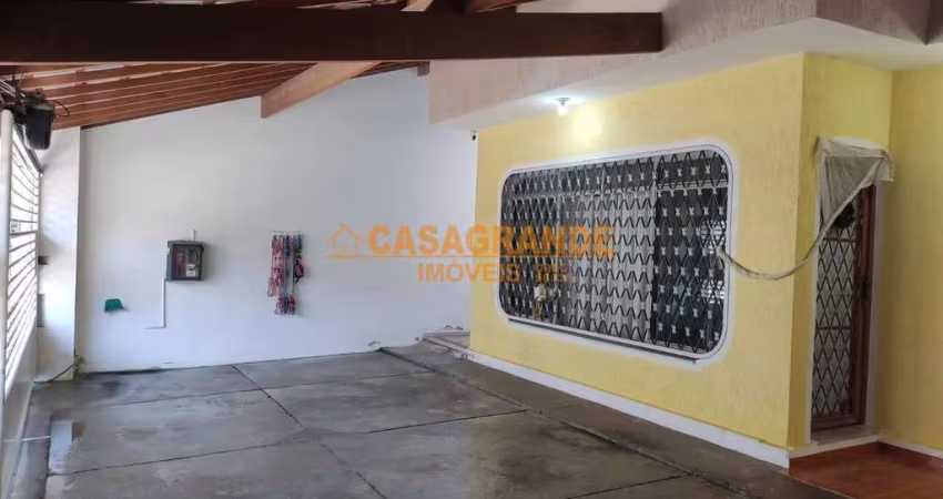 Casa com 03 quartos, 232m² Jardim Paraíso SJC