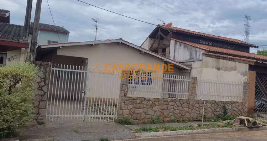 Casa com 3 quartos- 250 m²- Vista Verde