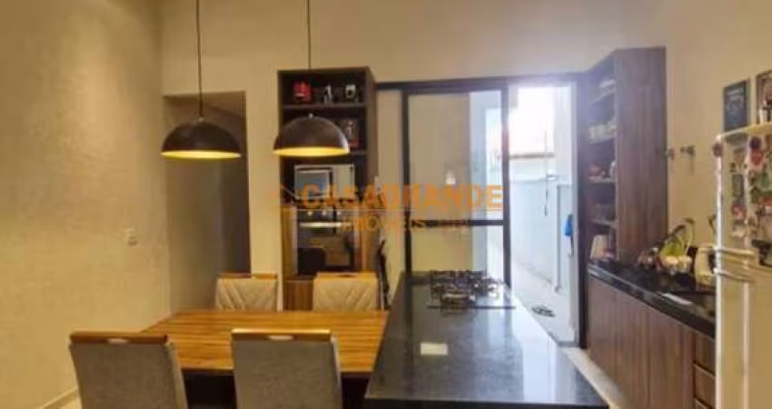 Casa com 3 quartos -90m²-  Bosque dos Eucalíptos