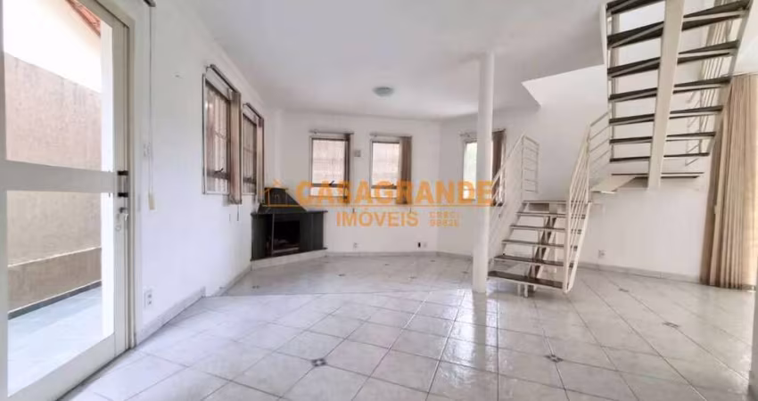 Casa  com 5 quartos- 310 m² no Condomínio Beija Flor- Urbanova