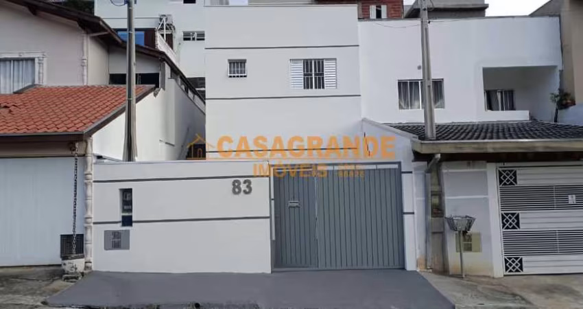 Casa com 02 quartos, 60m² no Jardim Bandeirantes SJC