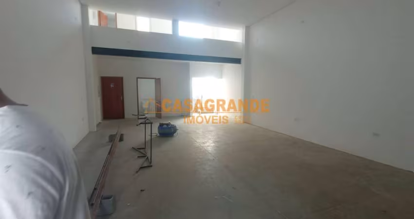 Galpão com mezanino com 110 m² construção em avenida no Jardim Santa Julia