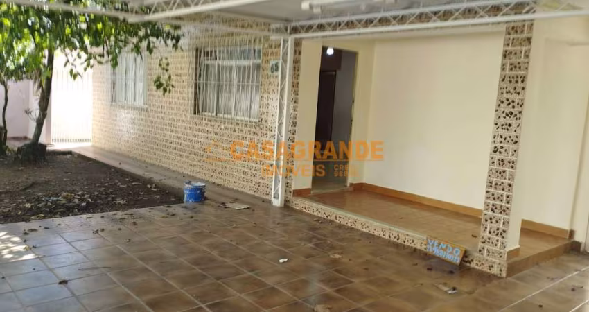 Casa com 3 quartos com edícula 475 metros quadrados no Jardim Paulista, SJC