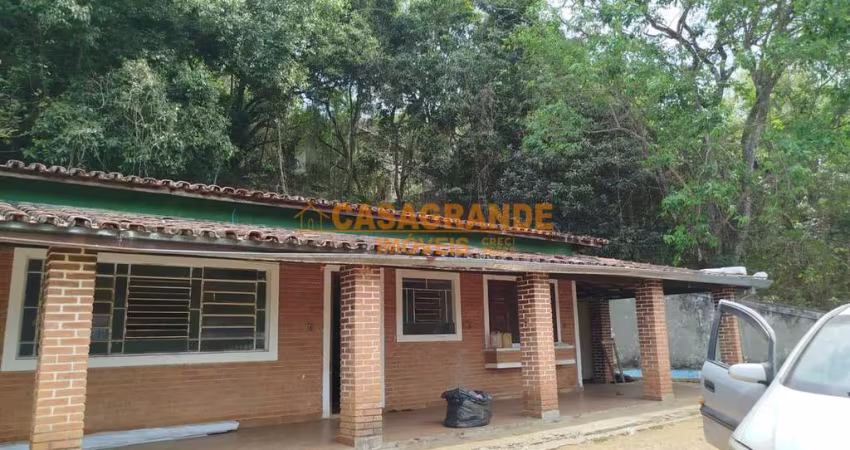 Chacara Condomínio Fechado - Oportunidade Única com Escritura