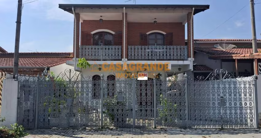 Casa/Sobrado com Edídula, 05 quartos, 327m² no Jardim das Indústrias, SJC