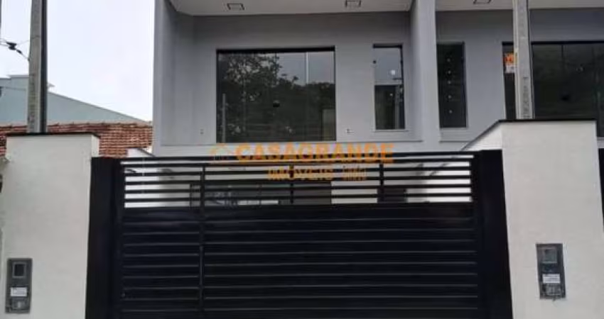 Casa sobrado à Venda 187 m² no Jardim Oriente