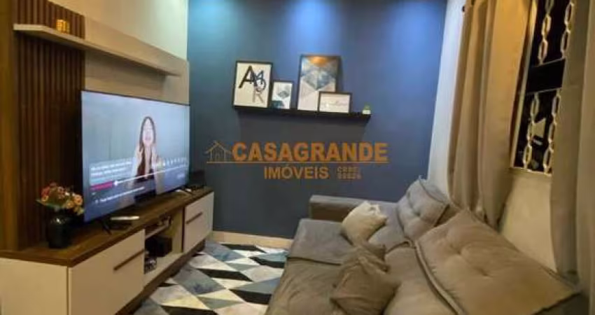 Casa à Venda em Condomínio, 3 quartos, 1 suíte, 2 vagas - 75m2