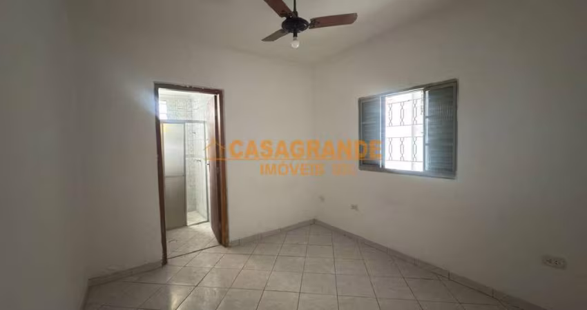 Casa para locação com 60ms², 2 dormitórios, no Jardim Castanheiras