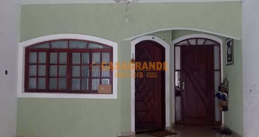 Casa Sobrado com 03 quartos 125m² no Residencial Vista Linda