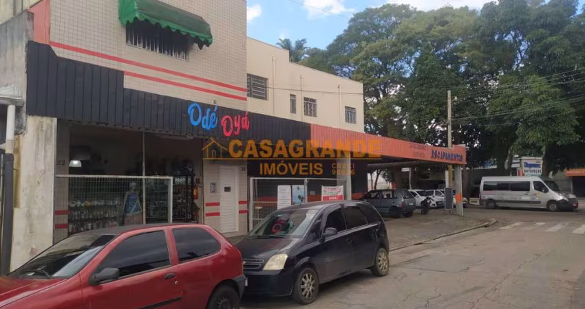 Prédio comercial de Esquina com 507m² de Frente  da Av: jk