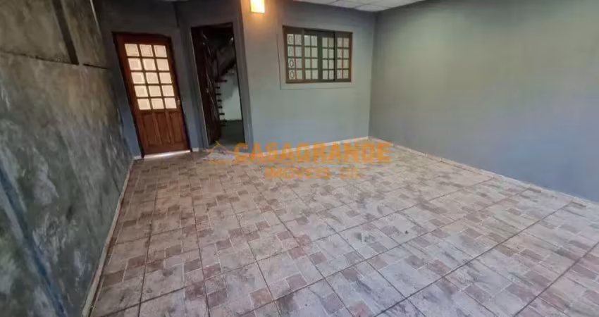Casa com 3 quartos no Jardim das Indústrias