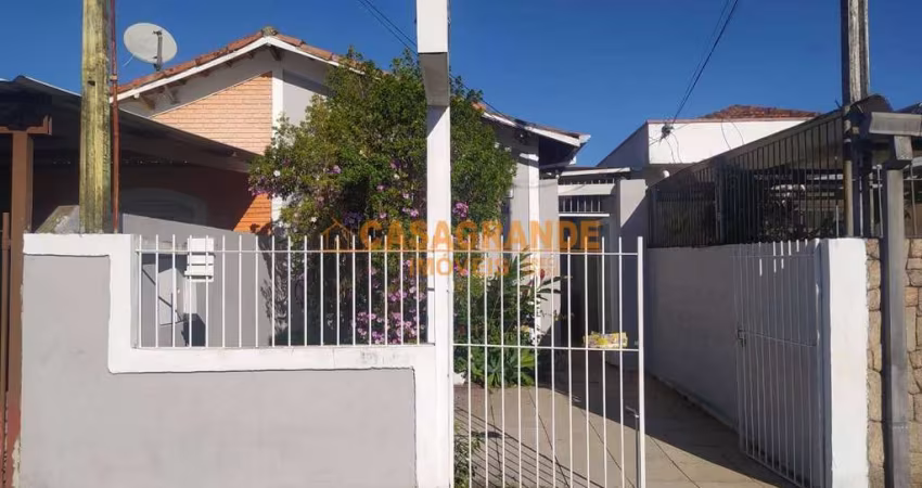 Casa 100m² com 03 quartos no Vila Tatetuba