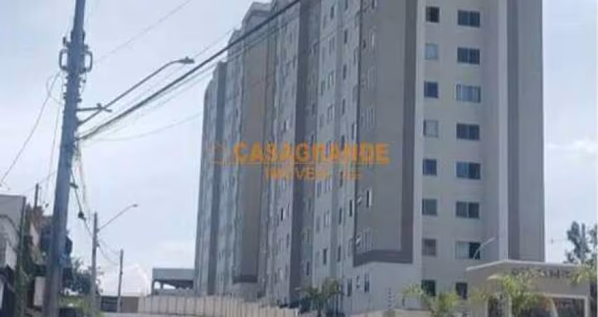 Apartamento com 02 quartos, 35m² no Jardim Torrão de Ouro, SJC