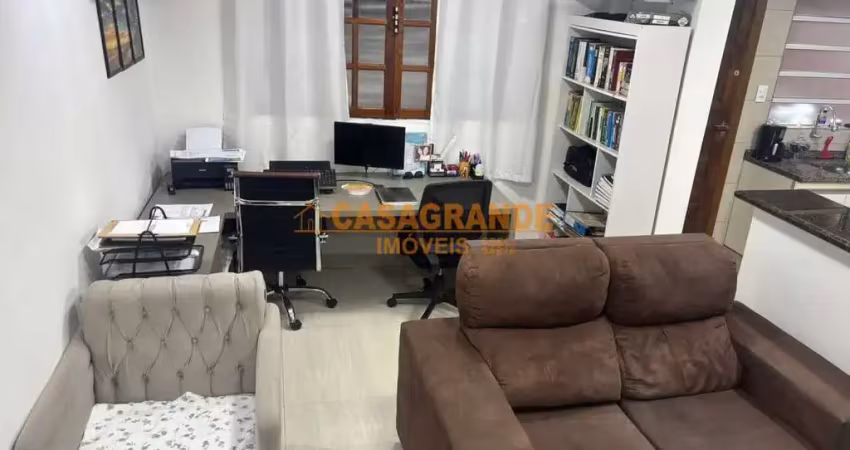 Casa com 02 quarto, 50m² no Centro - SJC