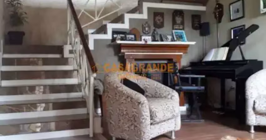 Casa com 4 quartos à venda no Centro, São José dos Campos 