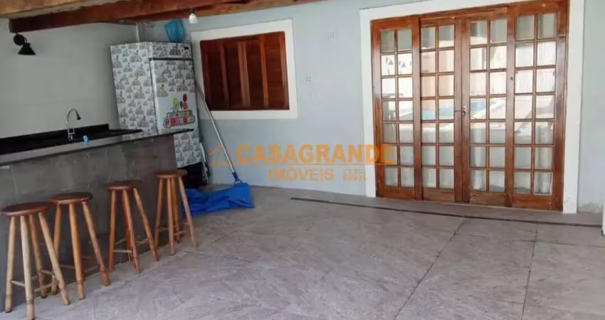 Casa térrea com 2 quartos,  piscina , santa edwiges
