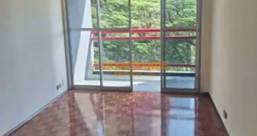 Apartamento p/ locação - 1 quarto, varanda, 47m²  - centro - sjc
