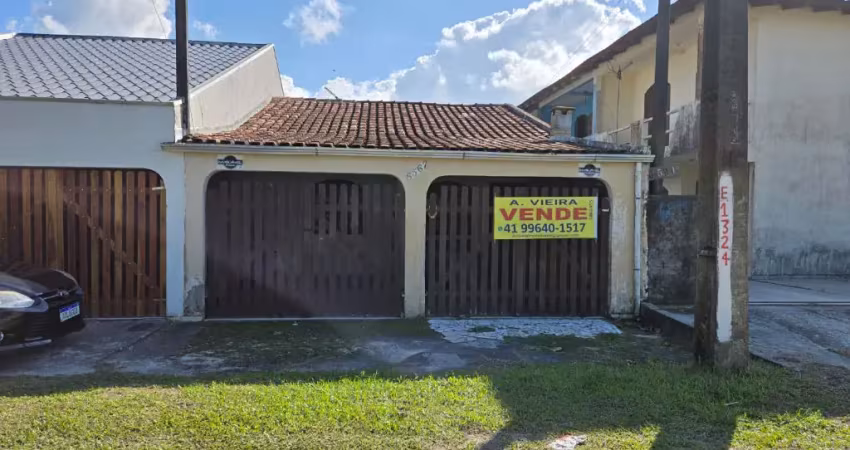 Casa na avenida Paranaguá Ipacarai