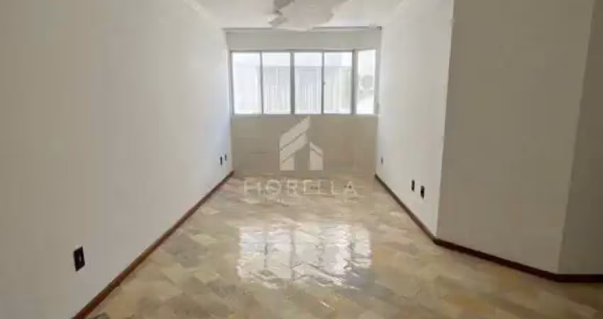 Cobertura com 03 dormitórios, 01 suíte com amplo terraço no bairro Estreito - Florianópolis/SC