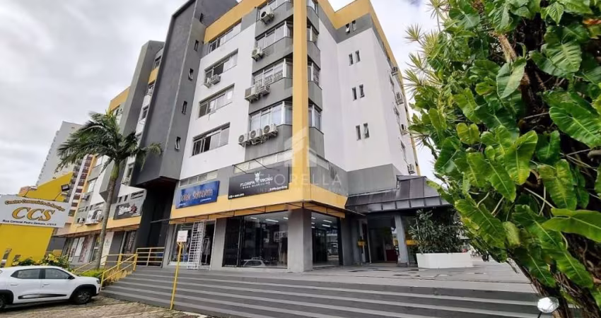 Duas Salas comerciais com mezanino no Bairro Estreito - Florianópolis/SC.