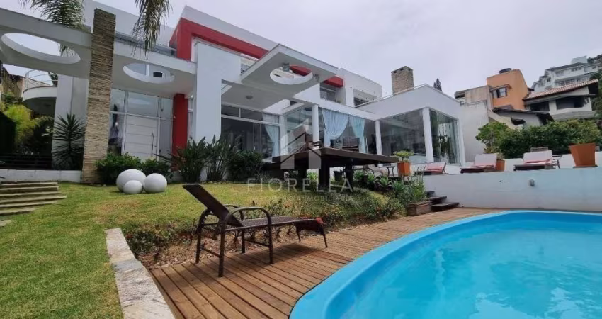 Casa com 08 suítes no  Centro - Florianópolis / SC