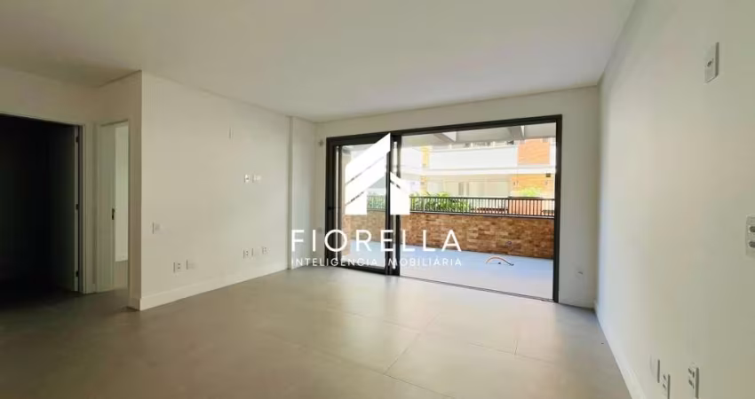 Apartamento studio de 01 dormitório, com terraço, no bairro Estreito em Florianópolis.