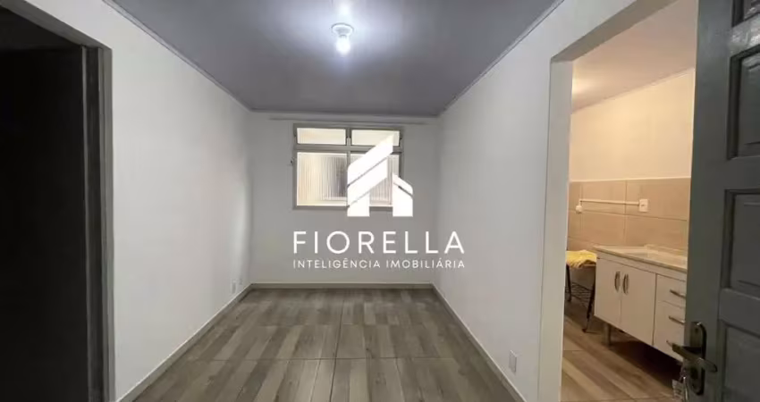 Apartamento a venda com 02 dormitórios localizado no bairro Praia Comprida - São José/SC