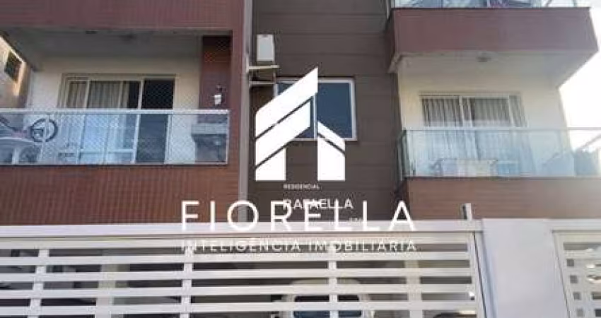 Apartamento de 02 dormitórios sendo 01 suíte, com vaga de garagem coberta no Centro de Palhoça - SC