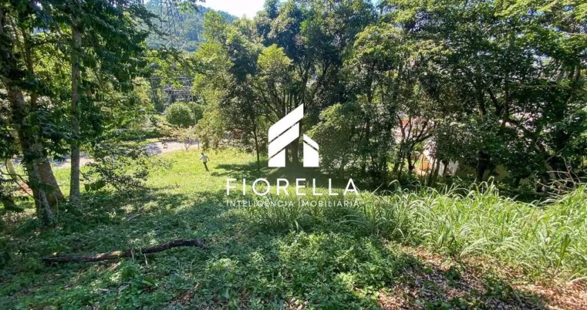 Terreno em condomínio fechado com 700.16m², no bairro Córrego Grande em Florianópolis - SC