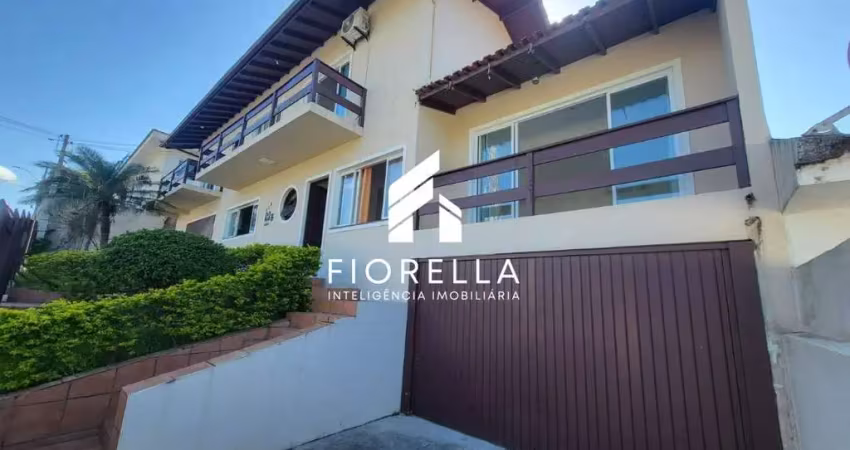 Casa à venda com 03 dormitórios, sendo um suíte, jardim atlântico - florianópolis/sc.