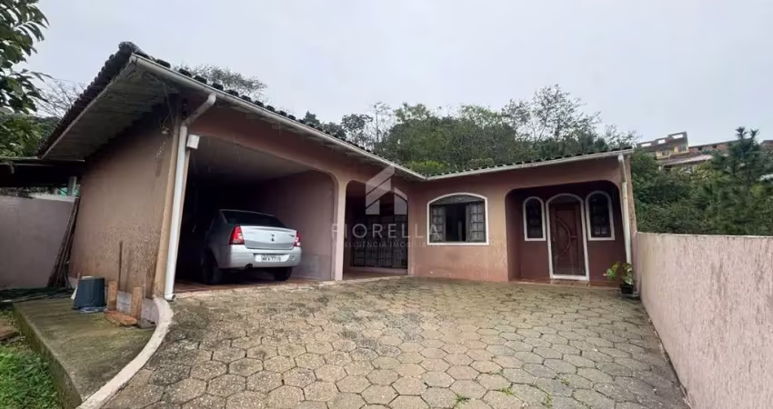 Casa térrea à venda com 03 dormitórios, sendo 1 suíte no bairro roçado / são josé-sc.