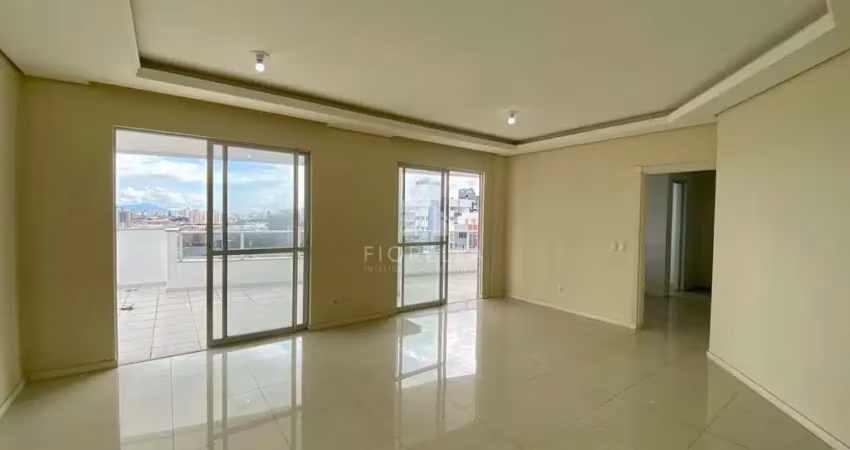 Apartamento de 03 dormitórios, sendo 01 suíte e com amplo terraço no bairro kobrasol - são josé / sc