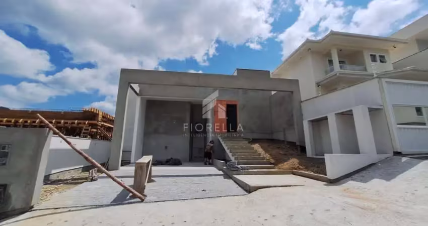 Casa com 03 dormitórios sendo 03 suíte no bairro pedra branca -palhoça