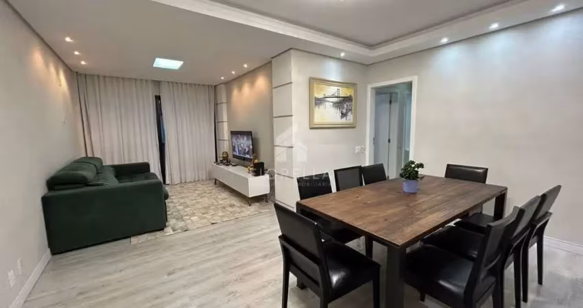 Apartamento à venda com 03 dormitórios, sendo 01 suíte, 02 vagas, no bairro canto em florianópolis - sc
