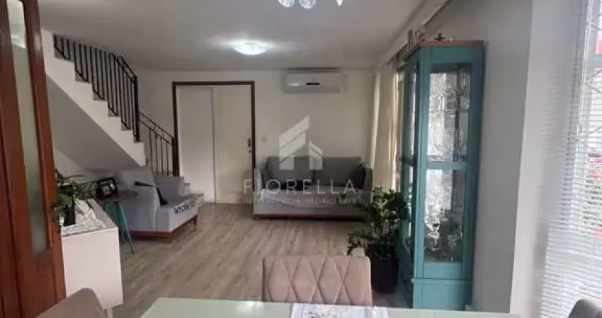 Casa com 04 dormitórios, sendo 01 suíte no bairro canto - florianópolis/sc