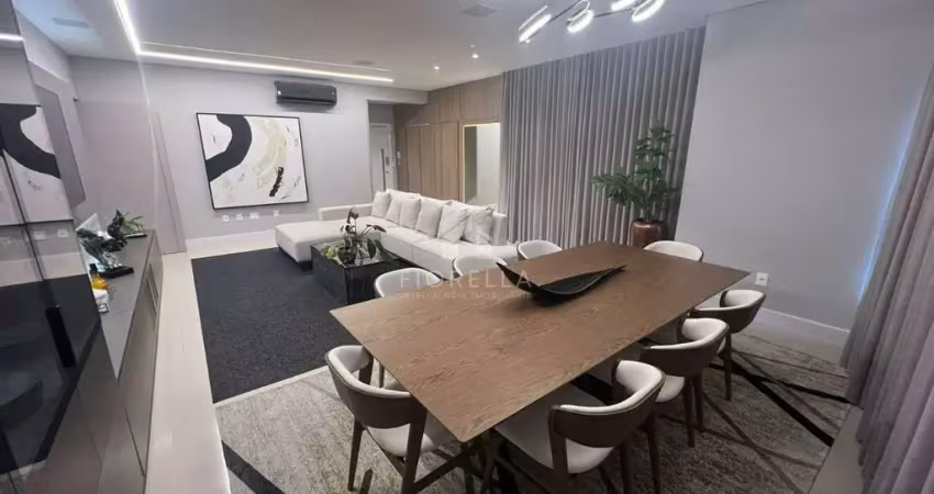 Cobertura luxuosa com 3 dormitórios, sendo 3 suítes, no bairro barreiros em são josé/sc
