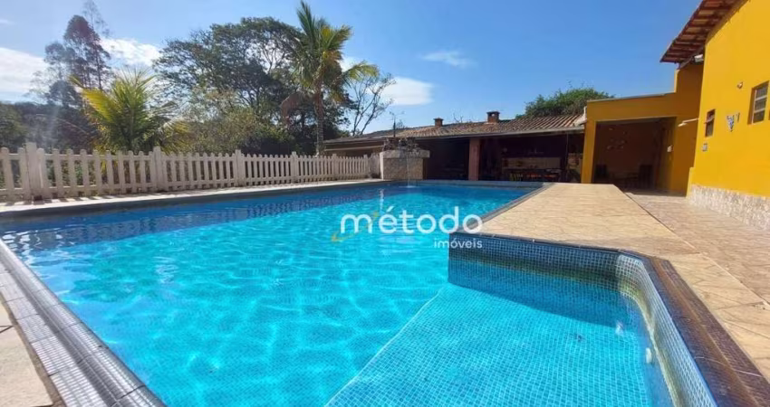 Sítio com 2 dormitórios à venda, 20000 m² por R$ 750.000,00 - Capoeirinha - Guararema/SP