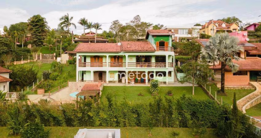 Casa com 4 dormitórios à venda, 398 m² por R$ 2.200.000 - Condomínio Residencial Alpes de Guararema - Guararema/SP