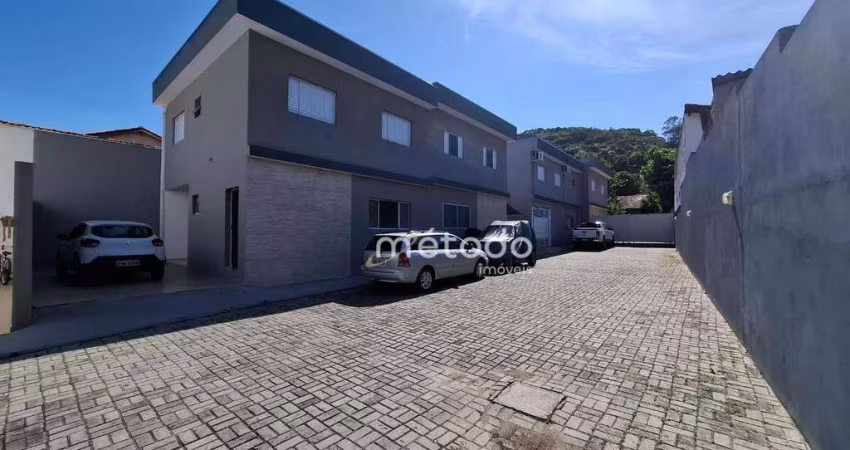 Casa com 3 dormitórios para alugar, 90 m² por R$ 2.200,00/mês - Itapema - Guararema/SP