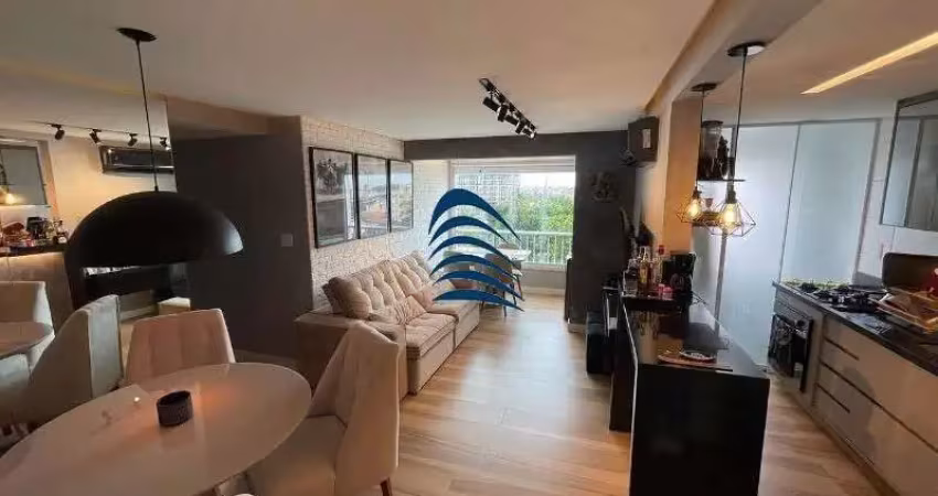 Excelente apartamento 2 quartos com suite, finamente decorado e reformado, Nascente, com 71m².